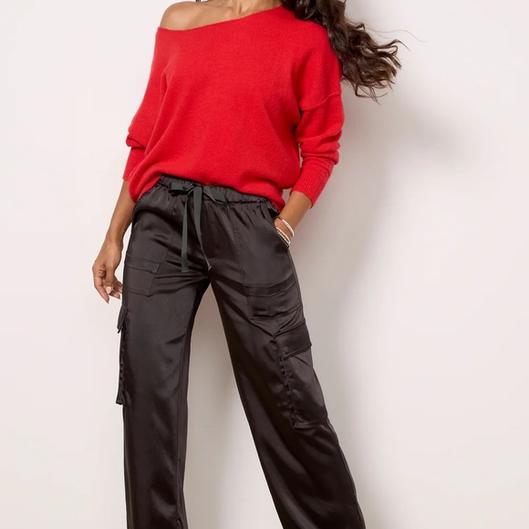 Evereve | Jessie Off Shoulder Pullover | M - Picture 4 of 4